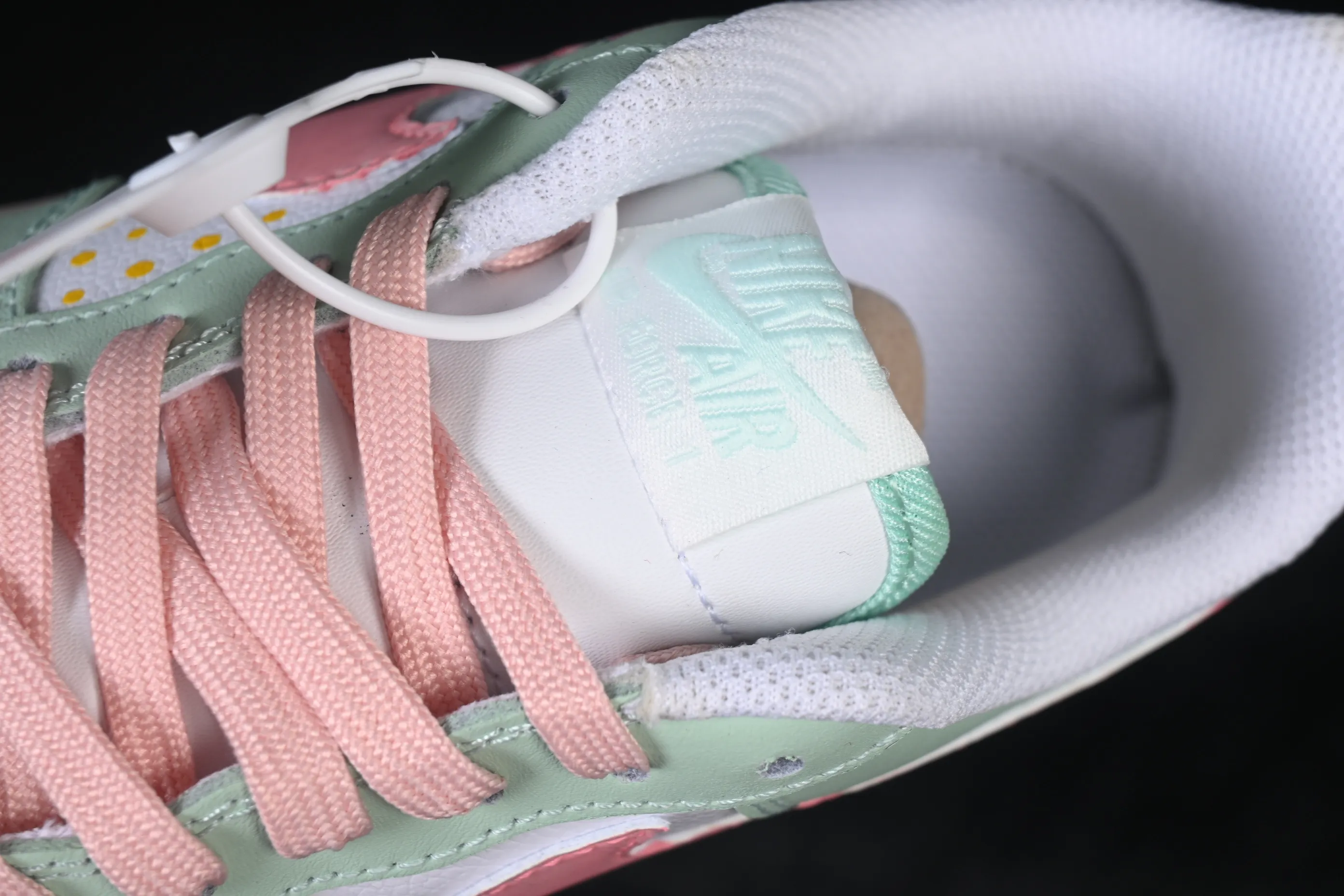 All categories Nk Air Force 1 Air Force series Nk Air Force 1 Low Air Force low top Nike Air Force 1'07 Low "Mint & Pink Sweetheart" Hand-painted graffiti Green and pink sweetheart Air Force 1 low-top casual sneakers DB3301-909